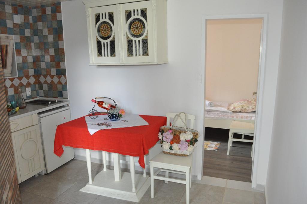 Apartments Borove Noci Vrdnik Room photo